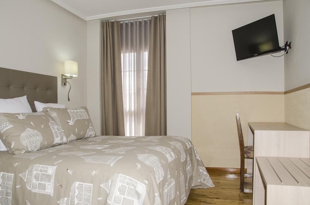 Hotel Presa Riano  Room photo